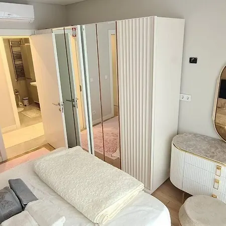 2bedrooms 2washrooms With Parking. Near Starbucks アパート *